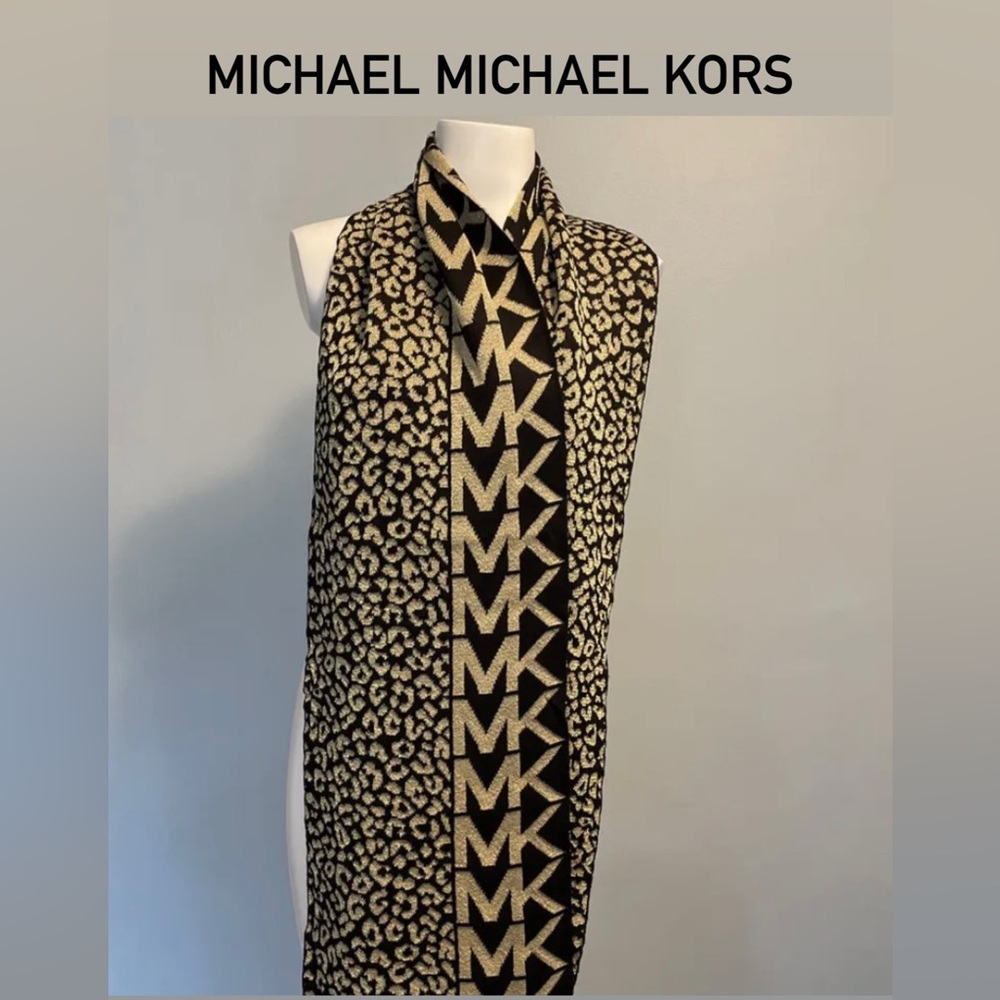 MICHAEL MICHAEL KORS
Signature Metallic Leopard Scarf.